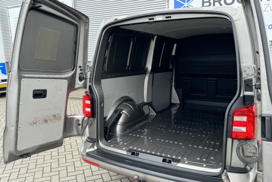 Volkswagen Transporter | 150 DSG | Led | Adaptive Cruise | Dubbele Schuifdeur | Camera | Navi | Miultistuur