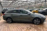 Hyundai i30 Wagon 1.5 T-GDi MHEV Premium 160pk | Trekhaak | Vol-Leder | Elektr. Stoelen | Stoel/Stuurverwarming | Dodehoek-Detectie | Climat