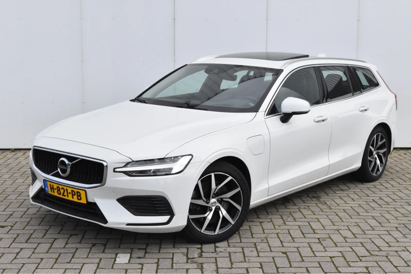 Volvo V60 T6 Plug-In-Hybrid AWD Momentum Pro #Panorama #Head-Up #Leer