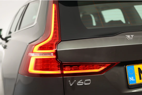 Volvo V60 2.0 B3 Momentum Business | Dealer Onderhouden! | LED | Navi | Clima | Keyless | Elektrische Achterklep | Parkeersensoren V+A | D