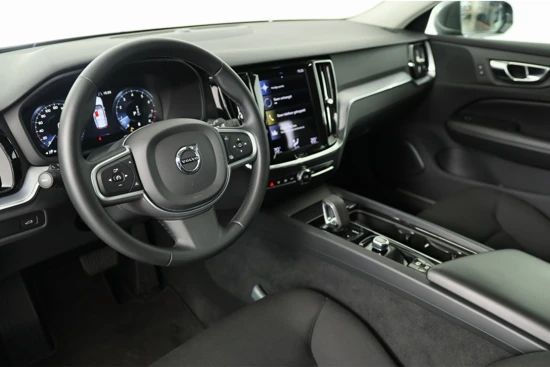 Volvo V60 2.0 B3 Momentum Business | Dealer Onderhouden! | LED | Navi | Clima | Keyless | Elektrische Achterklep | Parkeersensoren V+A | D