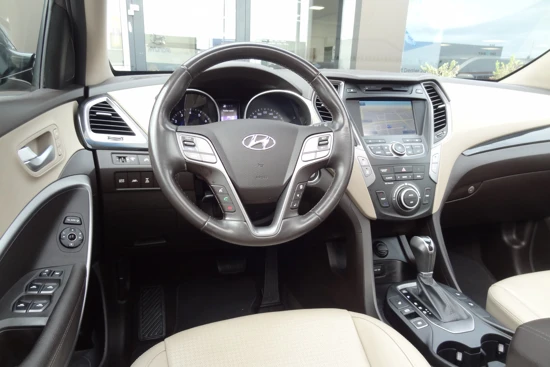 Hyundai Santa Fe 2.4i GDI 4WD i-Catcher 7p. | AUTOMAAT | SCHUIF-KANTELDAK | NAVIGATIE | LEDER | 7-ZITTER