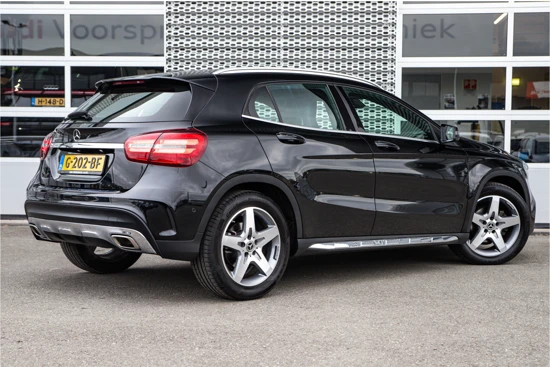 Mercedes-Benz GLA 180 Business Solution AMG | Stoelverwarming | 19" |