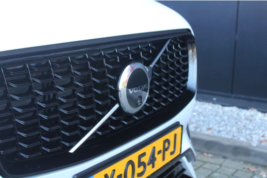 Volvo XC90 T8 Recharge Ultimate Dark | 2-fase laden | Heico Diffusor | 22" | Luchtvering | B&W | Nappa leder | Stoelmassage | 360 Camera |