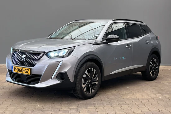 Peugeot 2008 1.2 100PK Allure Pack | Navigatie | 17'' LMV | Carplay | 3D Dashboard | Getint glas |