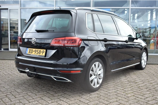 Volkswagen Golf Sportsvan 1.5 TSI 150PK DSG-7 Highline | NAVIGATIE | TREKHAAK | LED | 17 INCH