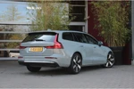 Volvo V60 B3 Automaat Essential Edition | 19 inch velgen | Lage fiscale waarde! | Camera | Google navigatie | Draadloze telefoonlader