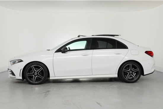 Mercedes-Benz A-Klasse 200 Business Solution AMG | 1e Eigenaar! | Dealer Onderhouden! | Open Dak | Sportstoelen | LED | Wide Screen | Camera | Stoelver