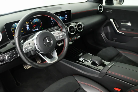 Mercedes-Benz A-Klasse 200 Business Solution AMG | 1e Eigenaar! | Dealer Onderhouden! | Open Dak | Sportstoelen | LED | Wid