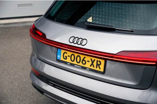 Audi e-tron 55 advanced exterieur 95Kwh 408pk | Panoramadak | Optiek zwart | Achteruitrij camera | Navigatie