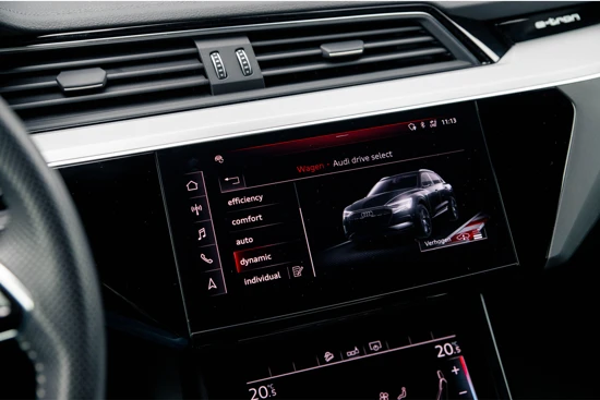 Audi e-tron 55 advanced exterieur 95Kwh 408pk | Panoramadak | Optiek zwart | Achteruitrij camera | Navigatie