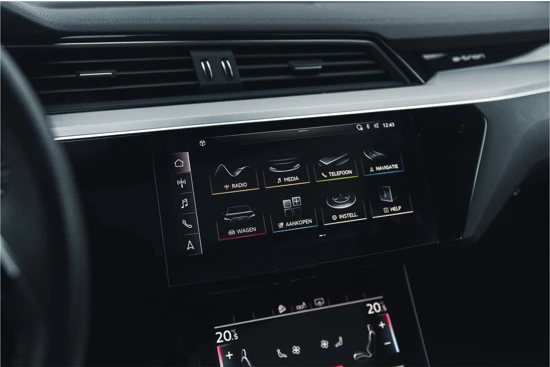 Audi e-tron 55 advanced exterieur 95Kwh 408pk | Panoramadak | Optiek zwart | Achteruitrij camera | Navigatie