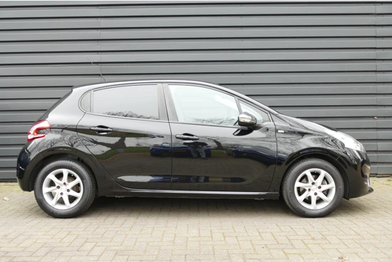 Peugeot 208 1.2 VTI 82PK 5-DRS STYLE / NAVI / AIRCO / 15" LMV / BLUETOOTH / CRUISECONTROL / NIEUWSTAAT !!