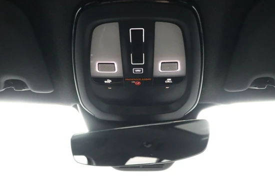 Volvo XC40 Recharge Pro | Adaptieve cruise control incl. BLIS | Harman Kardon | Panoramisch schuif-/kanteldak | 360 graden camera | Keyless