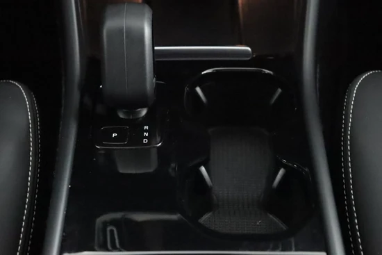 Volvo XC40 Recharge Pro | Adaptieve cruise control incl. BLIS | Harman Kardon | Panoramisch schuif-/kanteldak | 360 graden camera | Keyless