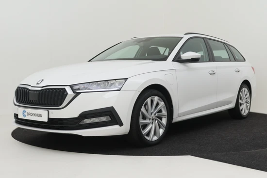 Škoda Octavia Combi 1.4 TSI iV PHEV Ambition 204pk | Cruise control | Navigatie via app | Led koplampen | Dab radio | Keyless | Parkeersensore