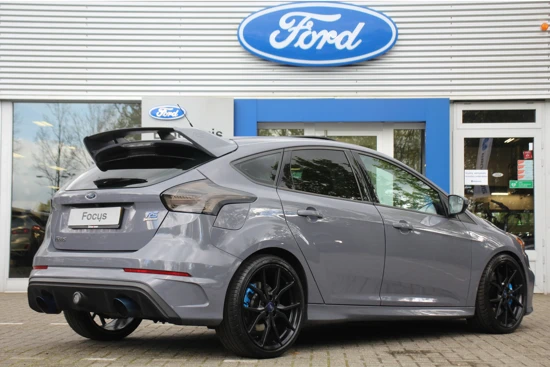 Ford Focus 2.3 RS | UNIEK! | FULL-OPTIONS! | SCHUIFDAK | RECARO SEATS | NAVI | CAMERA | CLIMA | WINTERPACK | CRUISE | SONY AUDIO | PARK SEN