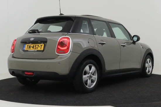 MINI Mini 1.5 102PK One | 1e Eigenaar ! | 100% Dealeronderhouden | Panorama Dak | Airco | Bluetooth | Parkeersensoren Voor En Achter | 15'