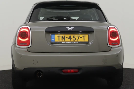 MINI Mini 1.5 102PK One | 1e Eigenaar ! | 100% Dealeronderhouden | Panorama Dak | Airco | Bluetooth | Parkeersensoren Voor En Achter | 15'