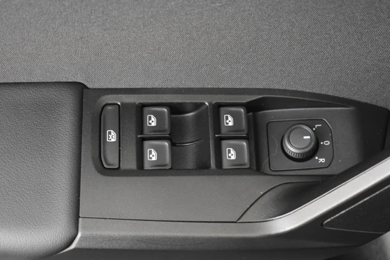 SEAT Leon Sportstourer 1.0 TSI 90pk Reference | Fabrieksgarantie tot 07-2026 of 100.000 km | Cruise Control | DAB radio | Apple Carplay/Android Auto |