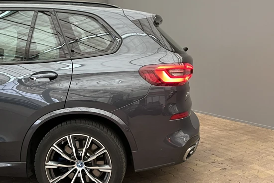 BMW X5 xDrive45e High Executive | Panorama Dak | Luchtvering | Camera | Stuur- en Stoelverwarming | Vol Leder! | Elek. Stoel | Camera |