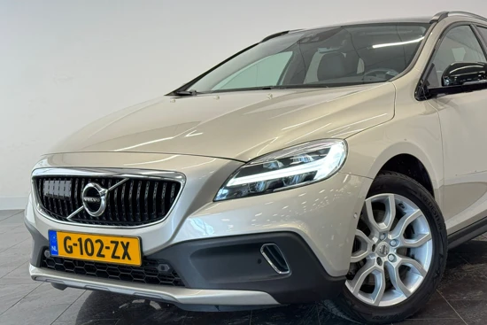 Volvo V40 Cross Country T3 Polar+ Luxury | Panoramadak | BLIS | Cruise Adaptief | Park Assist Pilot | DAB | Camera | Verwarmbare voorruit