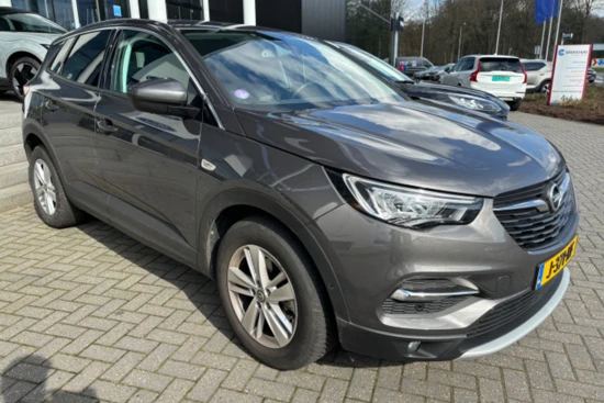 Opel Crossland X 1.2 Turbo Edition+ | Navigatie | Full-LED | Camera | All Season | 17" LMV | Parkeersensoren v/a | Camera