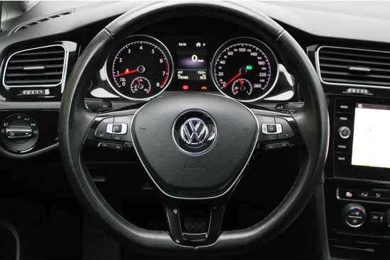 Volkswagen Golf Highline 1.4 TSI DSG Automaat | Dealeronderhouden | Trekhaak | Panorama Dak | Stoel/stuur verwarming | Navigatie | Camera