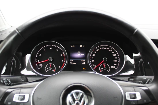 Volkswagen Golf Highline 1.4 TSI DSG Automaat | Dealeronderhouden | Trekhaak | Panorama Dak | Stoel/stuur verwarming | Navigatie | Camera