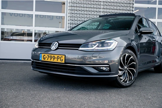 Volkswagen Golf Highline 1.4 TSI DSG Automaat | Dealeronderhouden | Trekhaak | Panorama Dak | Stoel/stuur verwarming | Navigatie | Camera