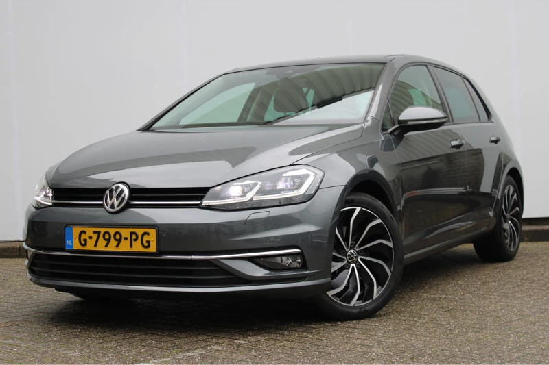 Volkswagen Golf Highline 1.4 TSI DSG Automaat | Dealeronderhouden | Trekhaak | Panorama Dak | Stoel/stuur verwarming | Navigatie | Camera