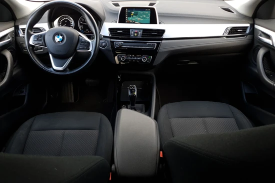 BMW X2 sDrive18i High Executive | Trekhaak | Navigatie | Stoelverwarming | Elektrische Achterklep | 18 inch |