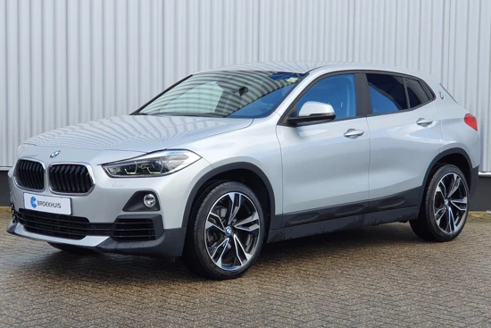 BMW X2 sDrive18i High Executive | Trekhaak | Navigatie | Stoelverwarming | Elektrische Achterklep | 18 inch |