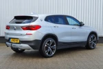 BMW X2 sDrive18i High Executive | Trekhaak | Navigatie | Stoelverwarming | Elektrische Achterklep | 18 inch |