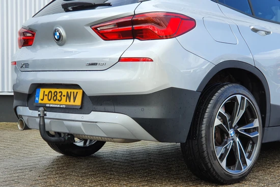 BMW X2 sDrive18i High Executive | Trekhaak | Navigatie | Stoelverwarming | Elektrische Achterklep | 18 inch |