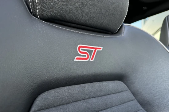 Ford Fiesta ST Performance Pack | Stage 1 233PK | Schuif/kantel dak | B&O | Camera | Stoelverwarming | Carplay