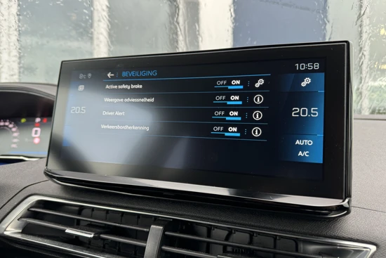 Peugeot 3008 1.2 PureTech 130PK Allure | Trekhaak | Automaat | Camera | Sensoren V/A | ACC | Navi | Carplay