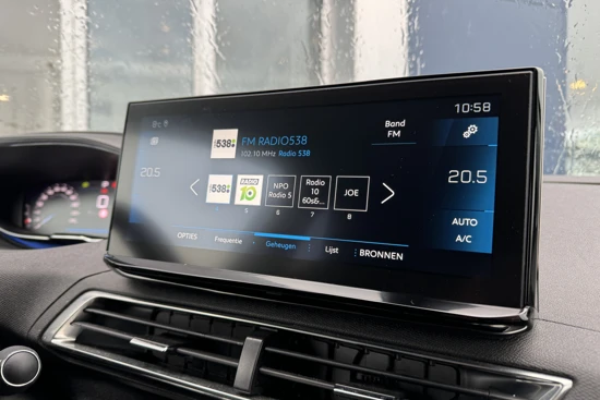 Peugeot 3008 1.2 PureTech 130PK Allure | Trekhaak | Automaat | Camera | Sensoren V/A | ACC | Navi | Carplay