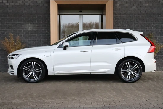 Volvo XC60 T8 AWD Recharge Inscription | Bowers & Wilkins | Luchtvering | Trekhaak | 360° Camera | Head-Up Display | Standkachel met Volvo