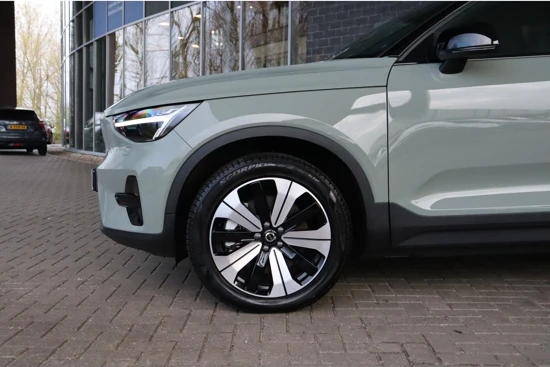 Volvo XC40 Recharge Core | SEPP Subsidie! | Trekhaak | Stoel en Stuurwielverwarming | All Season banden | Parkeercamera | Parkeersensoren v