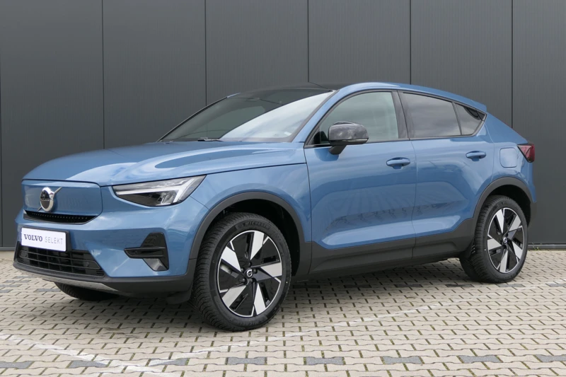 Volvo C40 Single Motor Extended Range Plus 82 kWh | 4,99% Financial Lease ! | Trekhaak | Panoramadak | Luxe Bekleding | Van €61.000 naar €