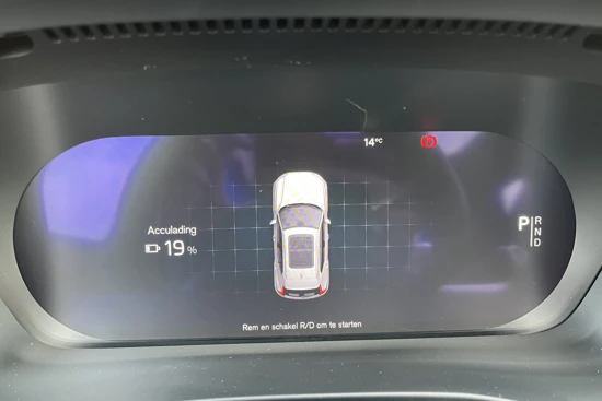 Volvo XC40 Single Motor Extended Range Ultimate 82 kWh | Trekhaak | Direct Leverbaar | Luxe Stoelen | 360° Camera | Matrix koplampen |