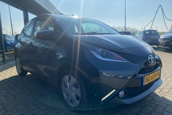 Toyota Aygo 1.0 VVT-i x-play | Camera | Airco | Snelheidsbegrenzer