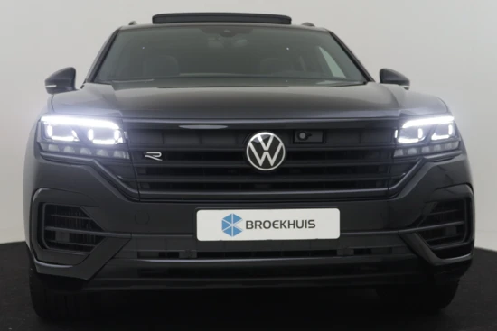 Volkswagen Touareg 3.0 TSi 463PK eHybrid 4MOTION R | Nightvision | Luchtvering | Trekhaak | Panorama Dak | Stoelverwarming&ventilatie | Matrix LED