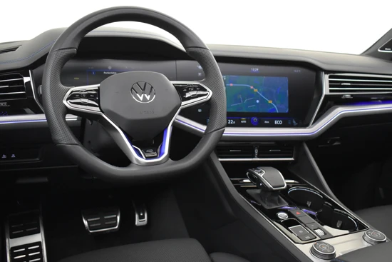 Volkswagen Touareg 3.0 TSi 463PK eHybrid 4MOTION R | Nightvision | Luchtvering | Trekhaak | Panorama Dak | Stoelverwarming&ventilatie | Matrix LED