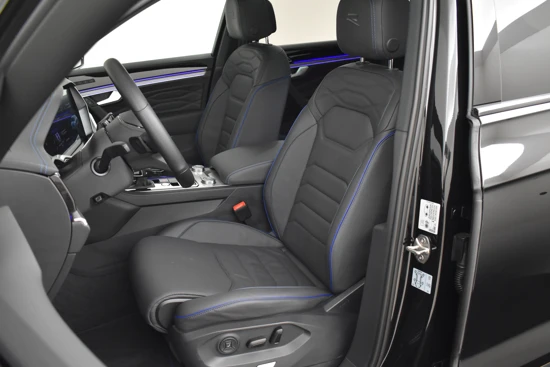 Volkswagen Touareg 3.0 TSi 463PK eHybrid 4MOTION R | Nightvision | Luchtvering | Trekhaak | Panorama Dak | Stoelverwarming&ventilatie | Matrix LED