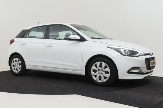 Hyundai i20 1.2 HP 85PK i-Motion | Trekhaak | Cruise Control | Airco | Radio incl CD Speler | Parkeersensoren Achter | Elektrische Ramen V+A