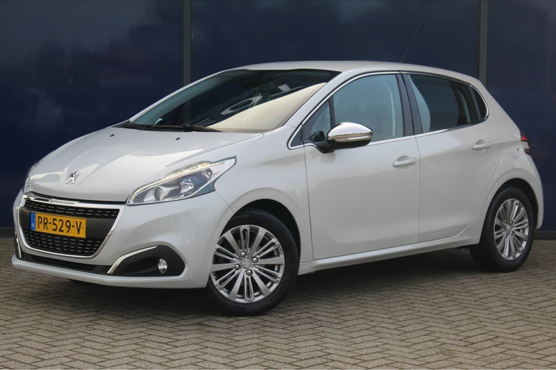 Peugeot 208 1.2 110PK ALLURE | CRUISE | NAVI | DAB+ | CARPLAY | BLUETOOTH | CLIMATE