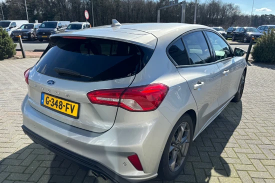 Ford Focus 1.0 125pk ST Line 5-deurs | 100% dealer o.h. | Camera | Keyless | Winter-pack | Privacy glass