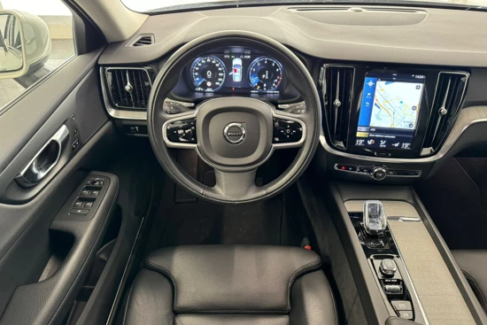 Volvo V60 B3 Inscription | Cruise adaptief | BLIS | Verwarmbare voorruit | Leder | Carplay |